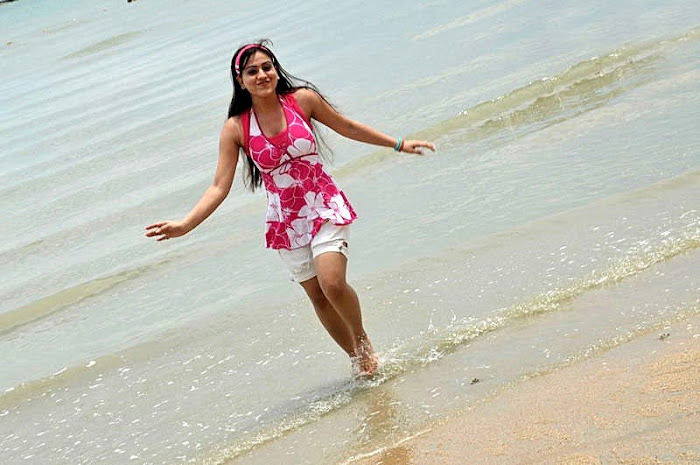 aksha in beach glamour  images